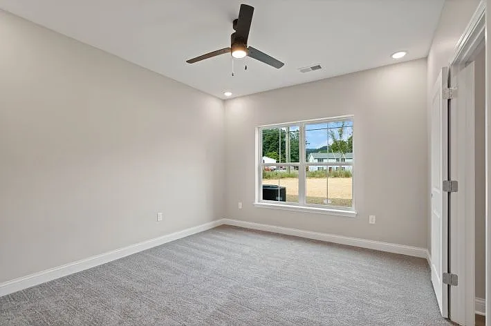Adelyn Apartments — Photo 15