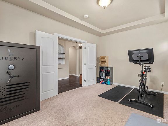 5th image of 4223 Goldcrest Drive NW