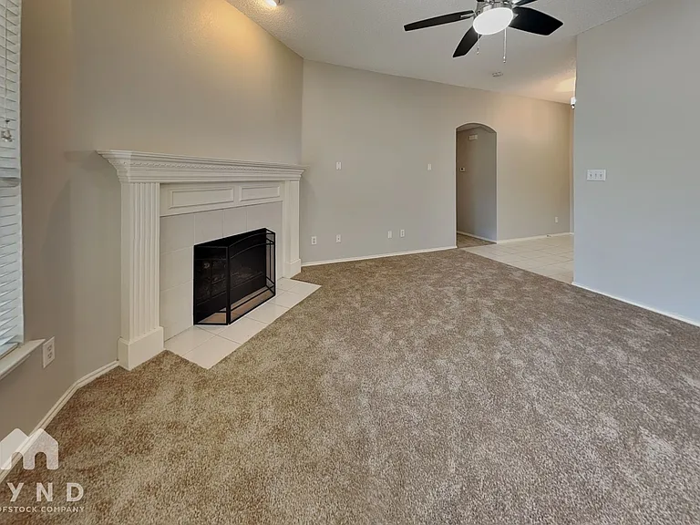 4611 Basil Dr — Photo 3