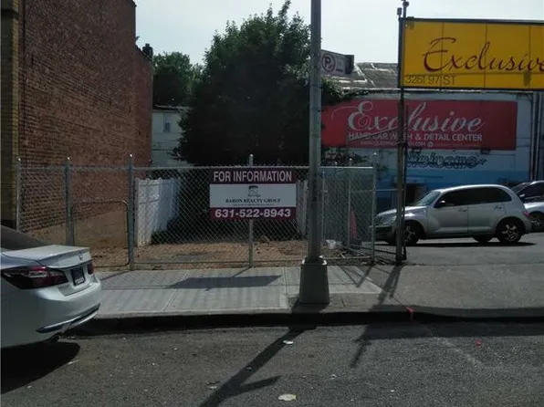 3249 97th St, East Elmhurst, NY 11369