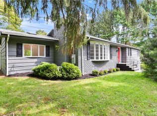 7 Rutlee Dr, Trumbull, CT 06611