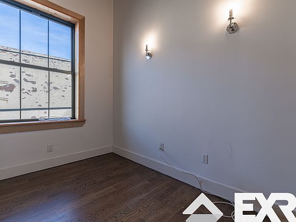 5th image of 16 Howard Ave #2X