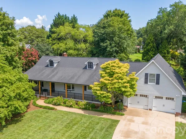 567 Canvasback Rd, Mooresville, NC 28117