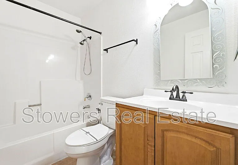 318 Joyce St — Photo 24