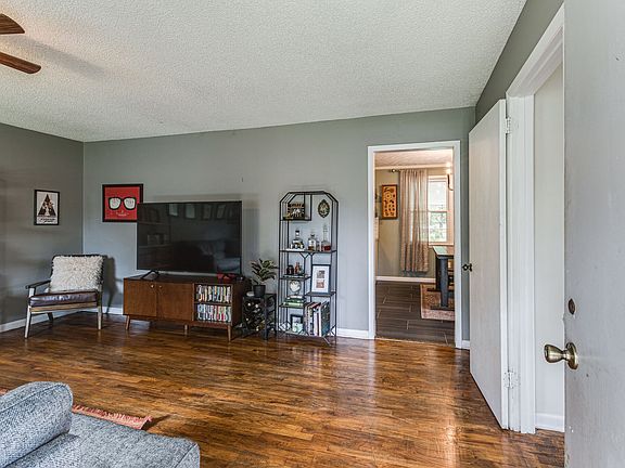 5th image of 6787 Longview Dr