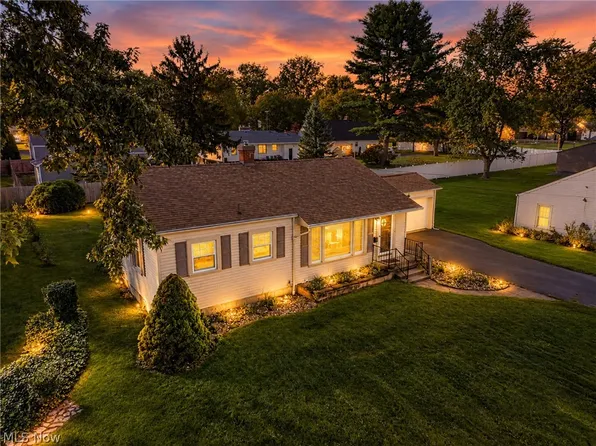 6940 Paxton Rd, Youngstown, OH 44512