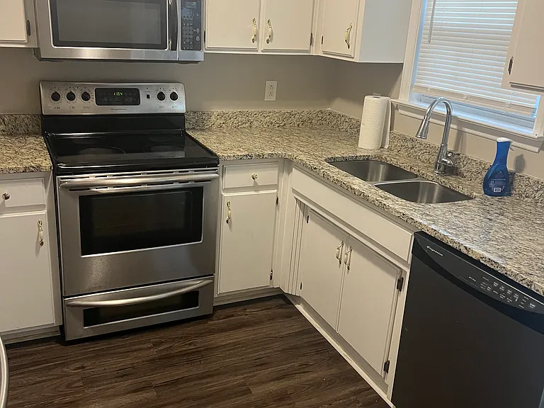 897 E Northfield Blvd — Photo 6