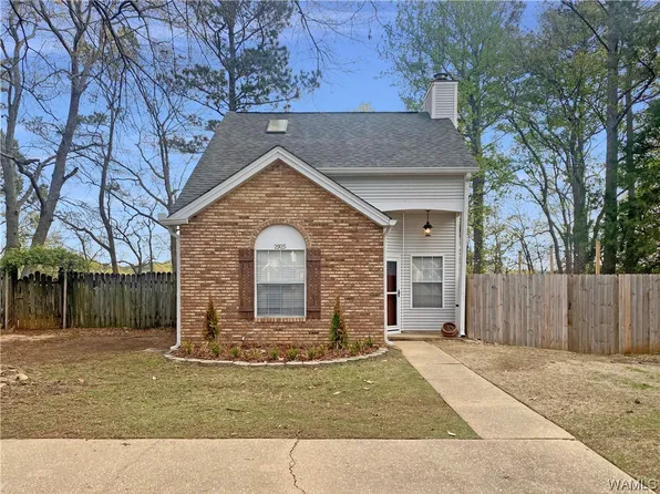 2925 Swallow Ln, Northport, AL 35476