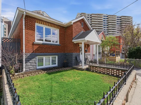 74 Genest St, Ottawa, ON K1L 7Z2