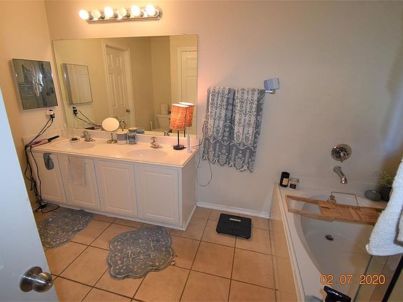 5th image of 334 Capella Oaks Ln