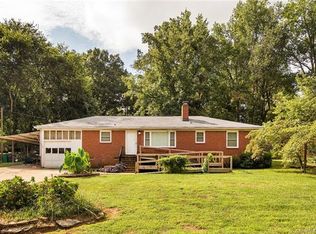 1151 Leigh Cres, Charlotte, NC 28216