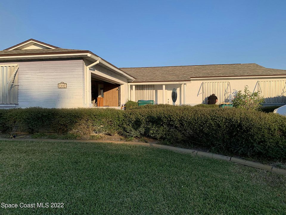 2nd image of 1457 Autumn Woods Dr