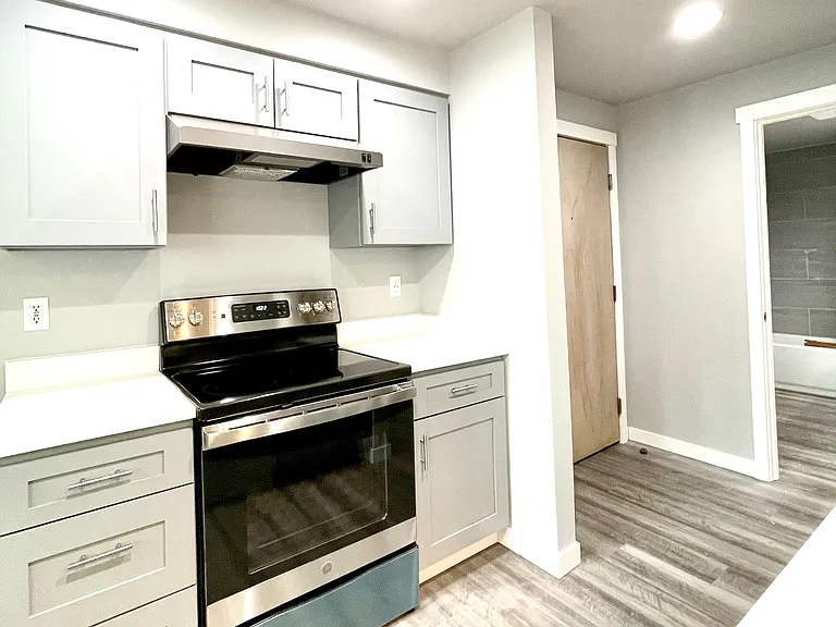Interlake Place — Photo 9