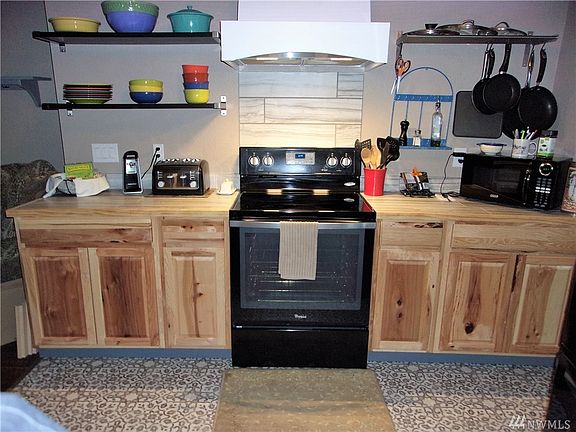 5th image of 4012 18th Ave NE
