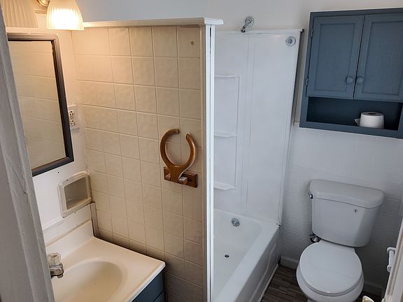 5th image of 3034 Glenway Ave #2