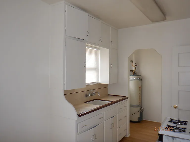 210-220 W D St — Photo 3