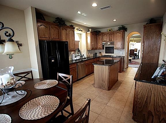 4th image of 751 Texana Dr