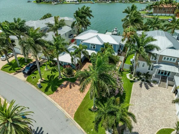 407 Bath Club Blvd N, North Redington Beach, FL 33708