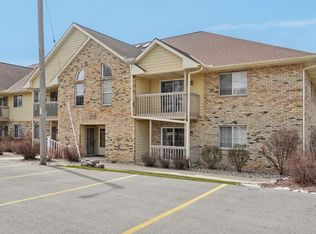 4875 Easy St, Hartland, WI 53029