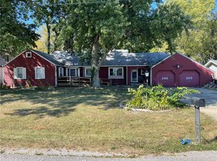 3133 Pinehurst Dr, Decatur, IL 62521