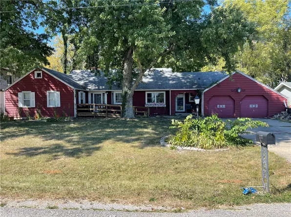 3133 Pinehurst Dr, Decatur, IL 62521