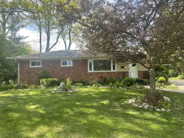 950 Raymond St, Ann Arbor, MI 48103