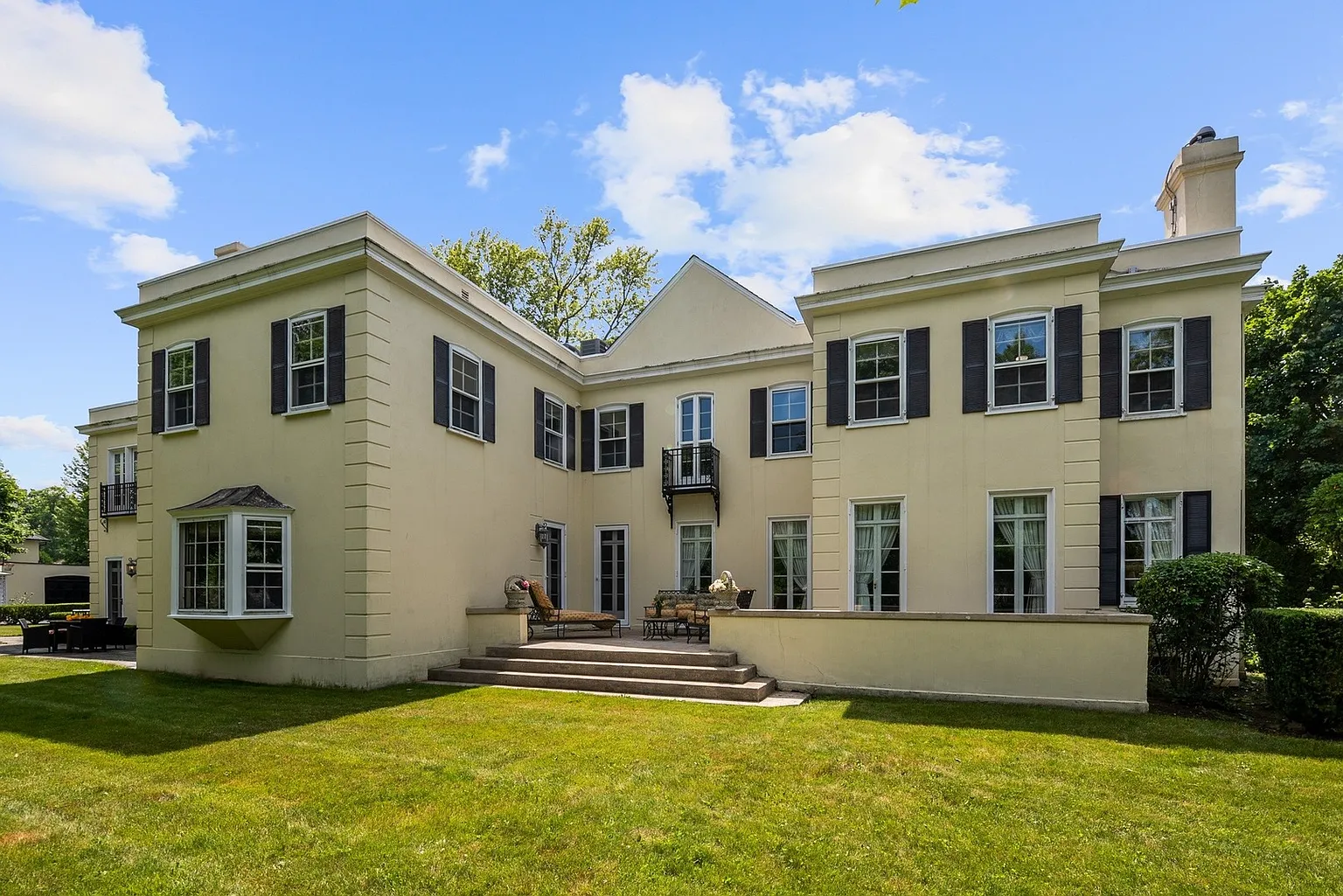 269 Vine Ave photo 1
