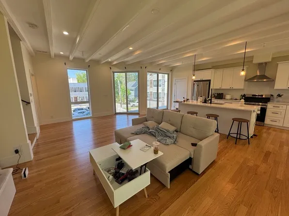 69 Cameron St #2, Brookline, MA 02445