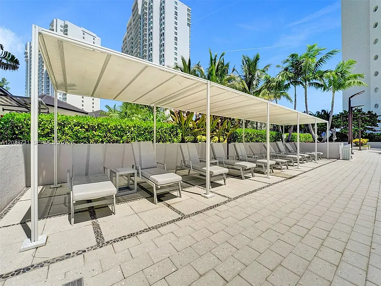 7000 Island Blvd #2605 — Photo 33