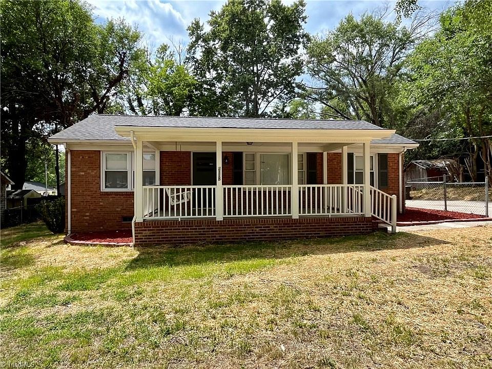 1st image of 2118 Bulla St