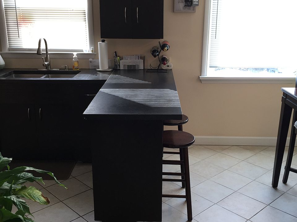 1st image of 145 Woodland Dr