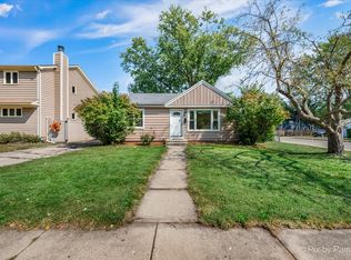 527 Marguerite St, Elgin, IL 60123