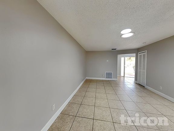 4th image of 818 Tarawood Ln