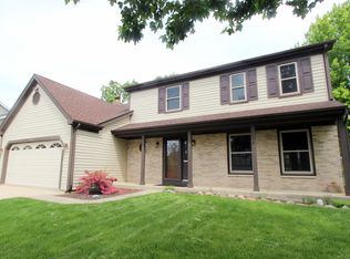 333 Lexington Ave, Fox River Grove, IL 60021