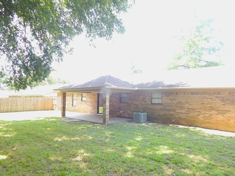 805 Corey Dr — Photo 31