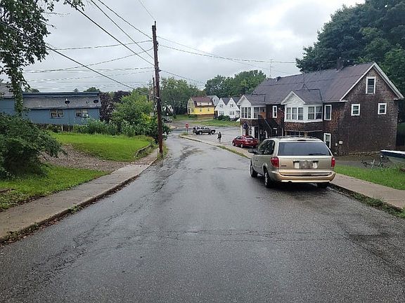 4th image of 23 Nason St