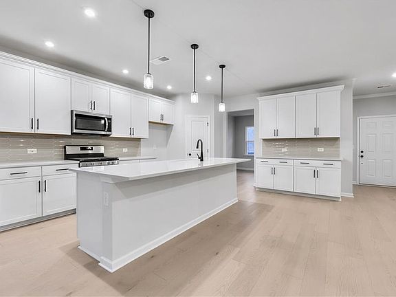 5th image of 6141 Marigold Way