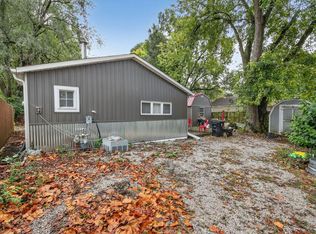 1216 S Oak St, Bloomington, IL