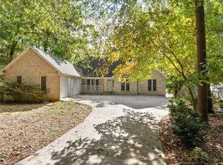 3105 Riverside Dr, Lexington, NC 27292