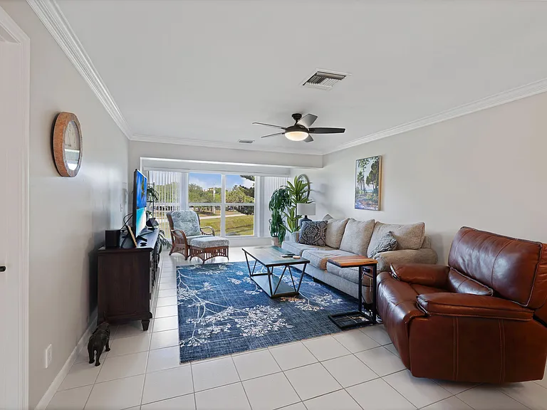 2835 SW 13th St #201 — Photo 17