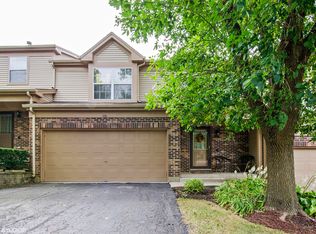 735 Longwood Dr, Algonquin, IL