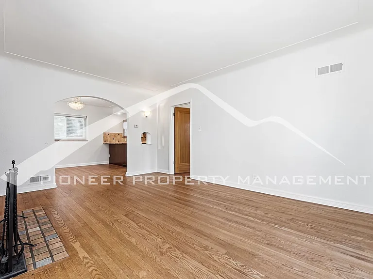 4717 W 31st Ave — Photo 4
