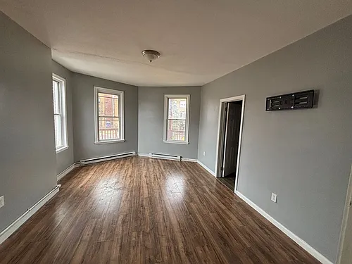 2372 Main St #2S Photo 1