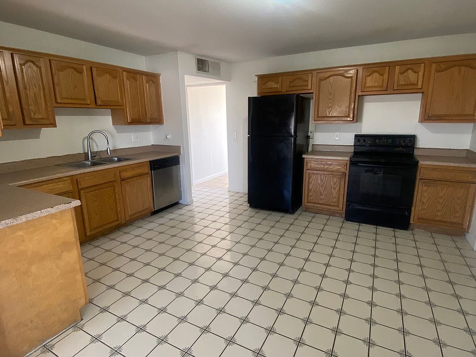 1st image of 1704 W Pepper Pl