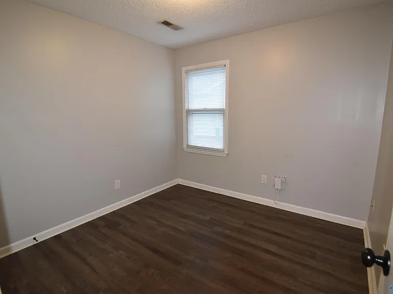 103 Tess Cir NE — Photo 11