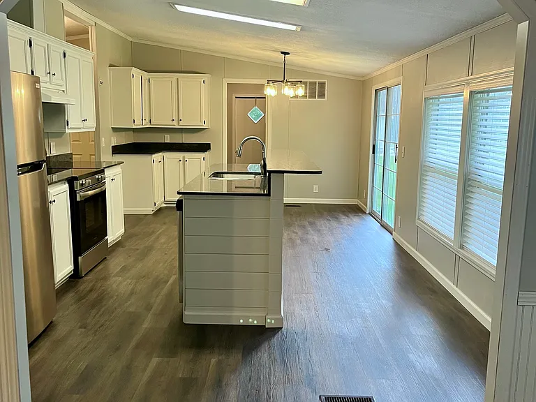 576 Carter Rd — Photo 3