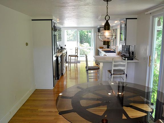 3rd image of 120 Chestnut St #1