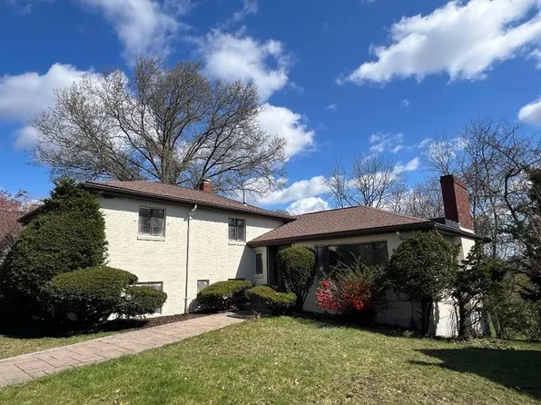 169 Grove St, Cambridge, MA 02138