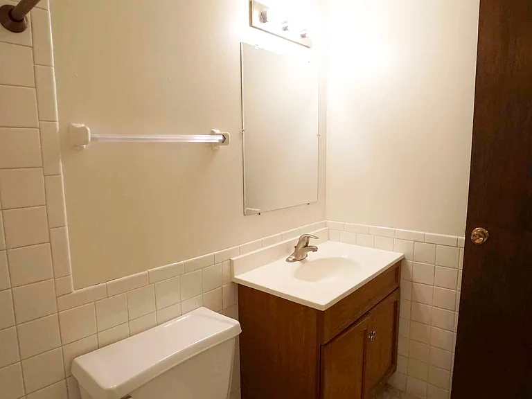 Corinthian Apartments — Photo 20