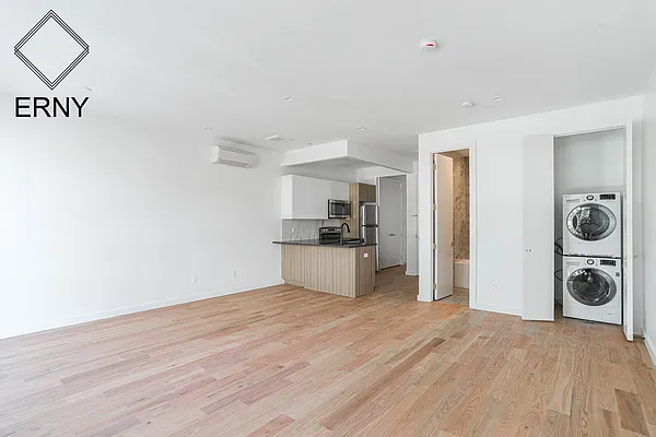 Rented by ERNY LLC | media 4